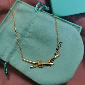 Tiffany Knot necklace in Rose gold